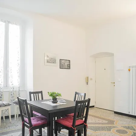 Casa Marina Di Fronte Al Mare Apartament Praga