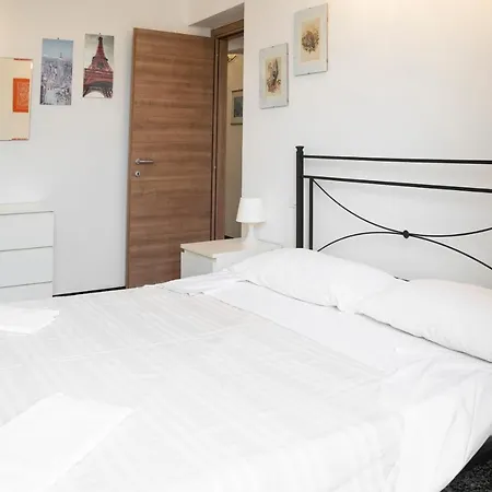 Apartament Casa Marina Di Fronte Al Mare Praga