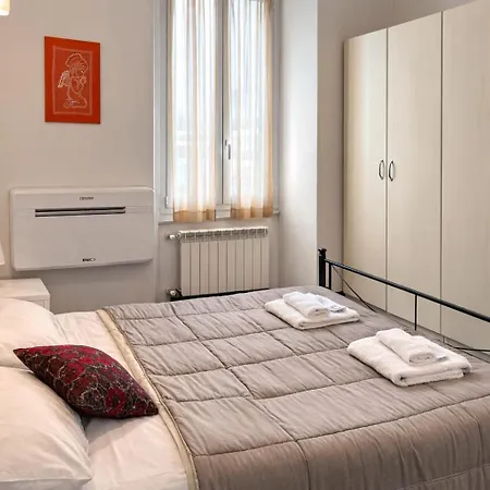 Casa Marina Di Fronte Al Mare Apartament Praga